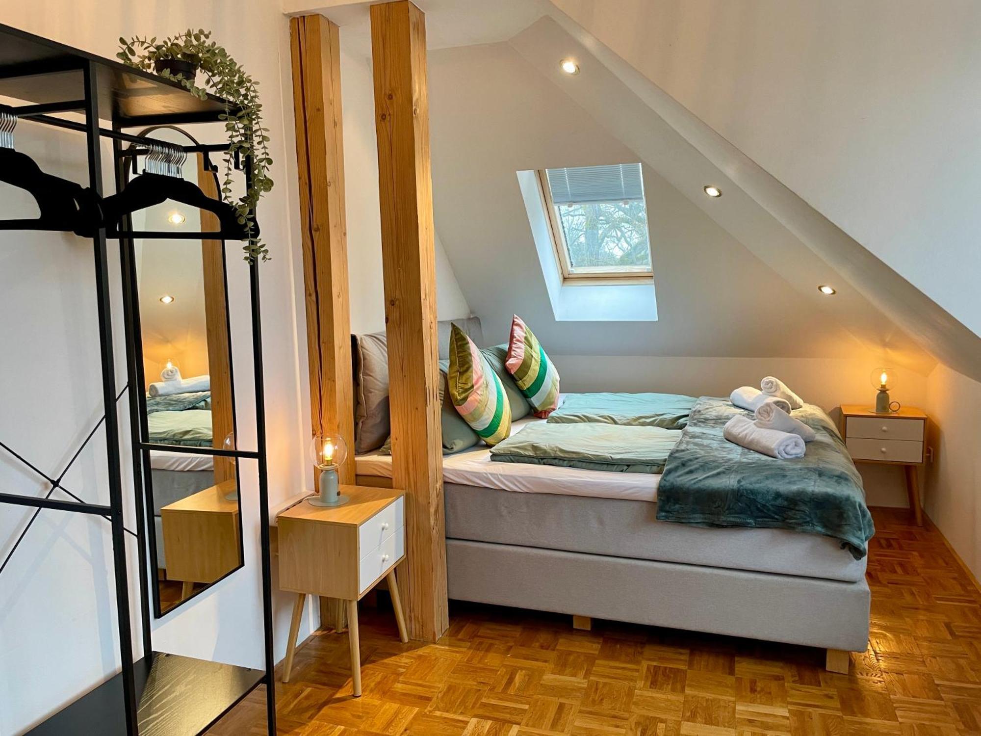 Ambiente Apartment *